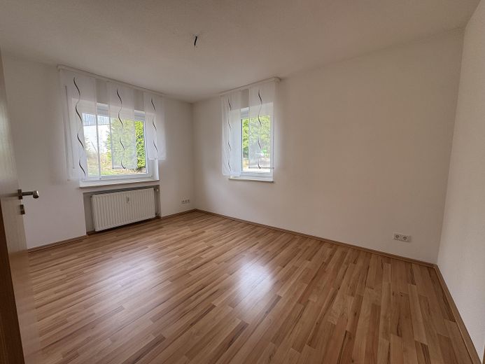 Casa bifamiliar atractiva – ideal para familias o inversores – Kinderzimmer 1