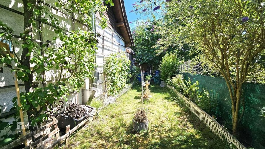 Charmantes Einfamilienhaus mit großzügigem Grundstück – Garten