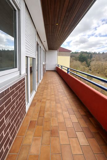 Großzügige 3-Zimmer-Wohnung mit Balkon und 2 Bädern – Warmmiete inkl. Strom & Heizkosten – Balkon