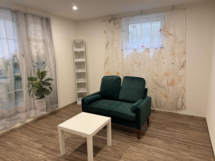 (Studenten)Wohnung im UG ab Oktober frei- möbliert, in einem 2-Familienhaus – Foto 3