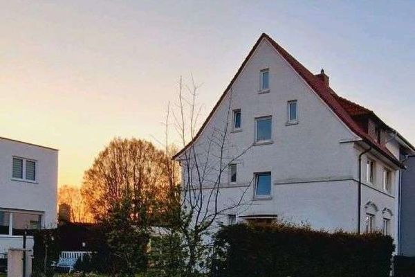 Bielefeld’in TOP konumunda sağlam iki ailelik ev.