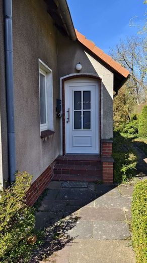 Eldingen - Verborgene Perle: Einfamilienhaus + Garten + Obstbäume - wer erweckt mich zu neuem Leben – Haueingang