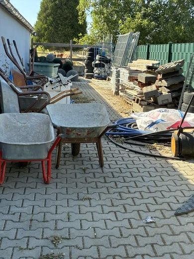 Lagerhalle /  Werkstatt – Freifläche hinter Halle