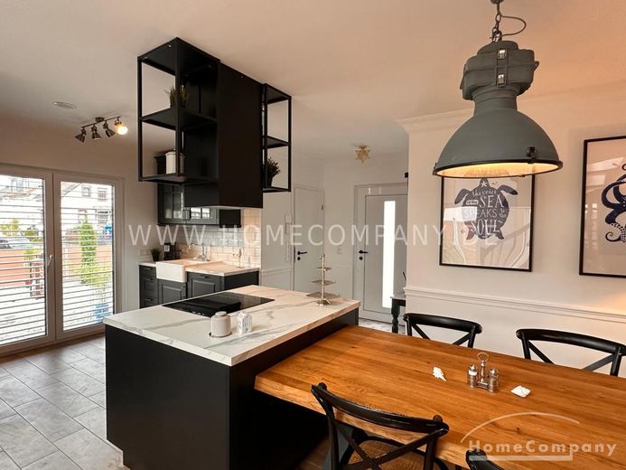 NUOVA COSTRUZIONE
Appartamento maisonette moderno e arredato con gusto, con terrazza – a2d1294cb04619d8305f289a891f2d9de7122dd1.jpg
