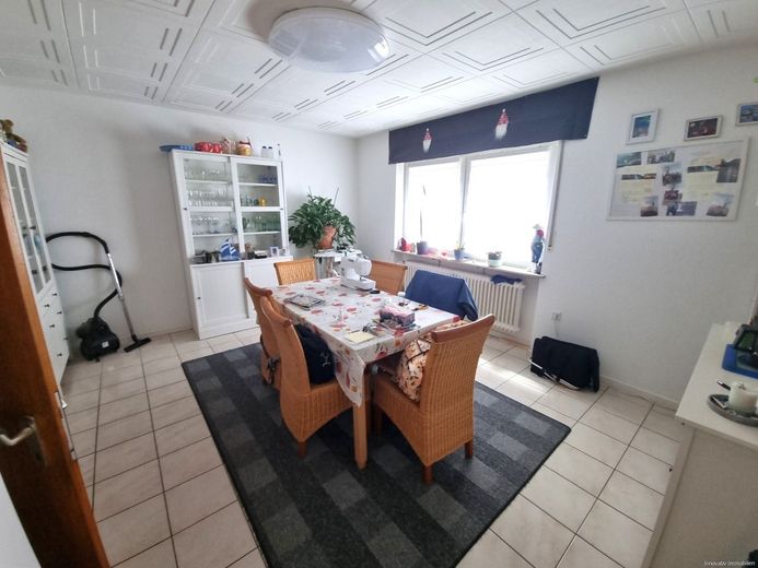 Prestigeträchtige Anlageimmobilie im Grünen und der Möglichkeit zur Pferdehaltung – Esszimmer Haupthaus