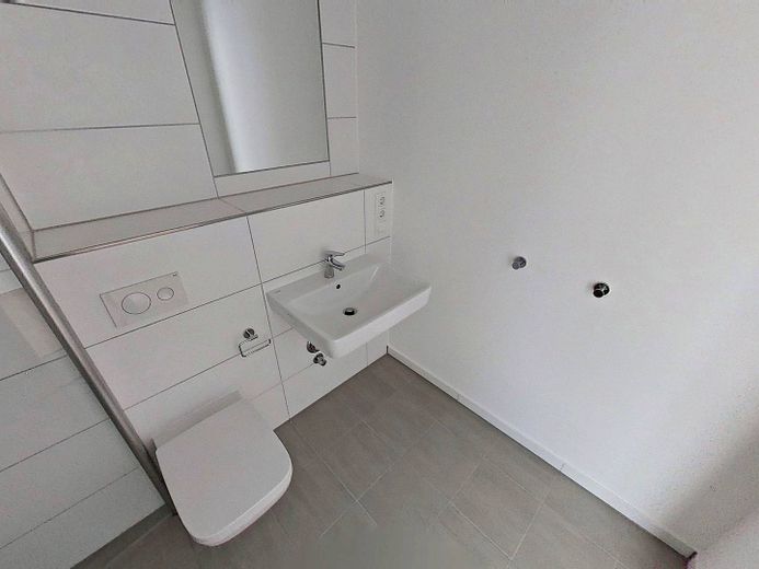 Vivienda moderna en Kronsrode: apartamento de 3 habitaciones con COCINA EMPOTRADA – Ansicht II: Bad