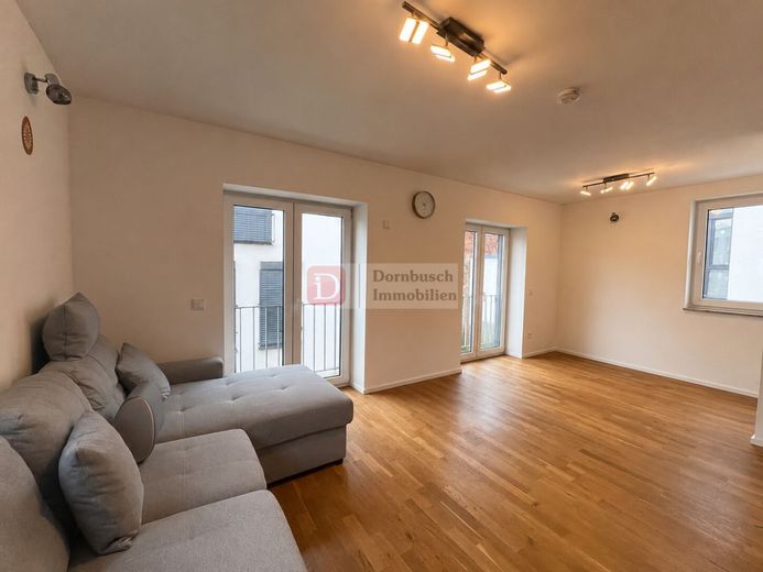 Top!! Modernes Haus über zwei Etagen mit Dachstudio und hochwertiger Ausstattung – Wohn- und Essbereich Bild 1