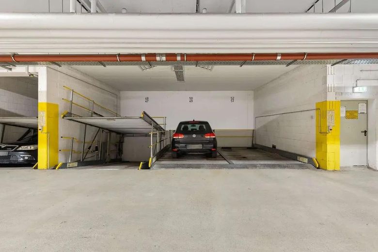Appartamento di 2 locali appena ristrutturato con terrazza in posizione top al Galgenberg – TG Duplexparker