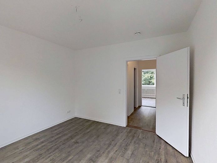 Große 3-Zi.-Whg. mit BALKON, EBK und viel Lichteinfall – Ansicht II: Schlafzimmer II