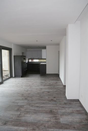 Moderna bifamiliare con giardino a Bad Elster – ideale come abitazione principale o investimento – Offene Küche mit Wohnraum