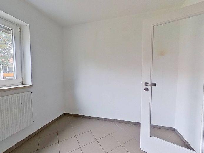 Moderne 3-Zimmer-Erdgeschosswohnung mit TERRASSE in Roding – Ansicht II: Küche