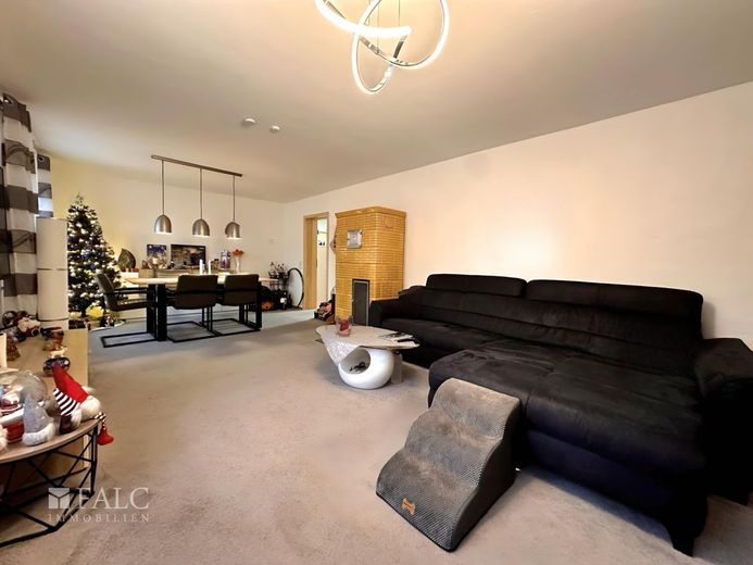 ***Einfamilienhaus mit Charme und vielseitigem Nebengelass*** – Wohnen