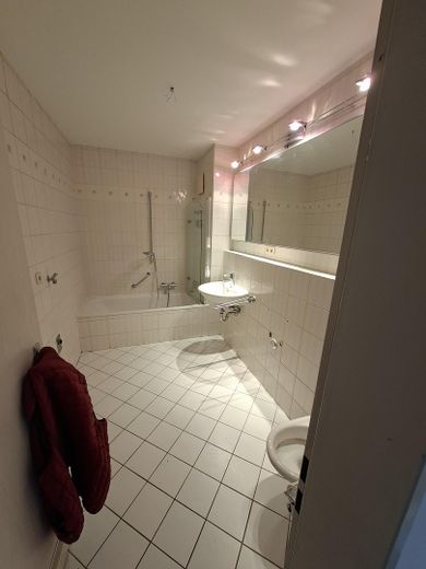 KIST'in kalbinde, 88 m², büyük, aydınlık 3 odalı daire, özel kiralık – Bad 1