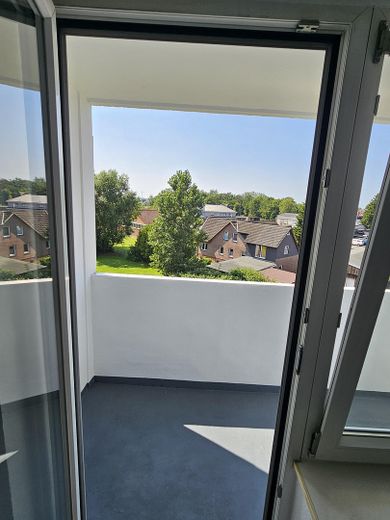 Der erste Schlüssel, der wirklich Dir gehört: Sanierte Wohnung mit Balkon – Balkon 