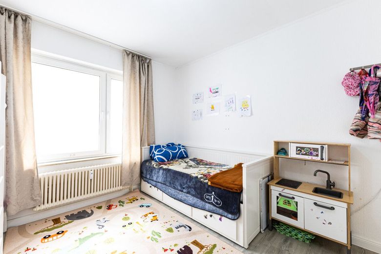Ihre attraktive und moderne ETW im Herzen von Quickborn - mit Loggia und Tiefgaragenstellplatz – Kinderzimmer
