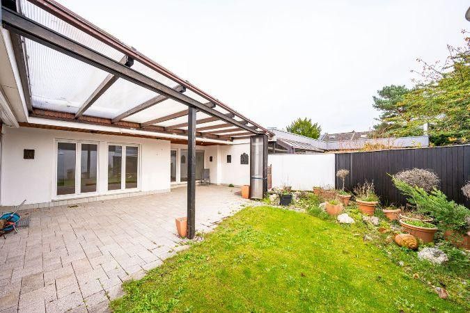 Keulen Rondorf top-eengezinswoning volledig gemoderniseerd – Blick in den Garten