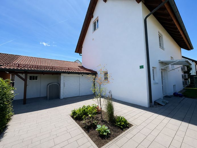 großzügiger Einfamilienhaus-Traum !!PROVISIONSFREI!! – Vorplatz