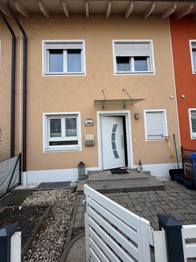 Modernes Reihenmittelhaus in Olching – S-Bahn fußläufig & energieeffizient – Foto 1