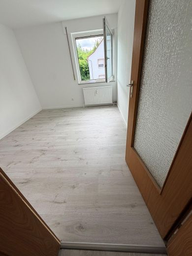 3-Zimmer-Wohnung mit Balkon, Einbauküche,Stellplaltz zu Vermieten – Foto 4