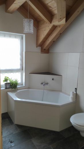 Bad mit Wanne