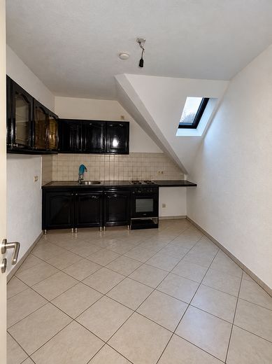 Appartement en copropriété de 3 pièces bien entretenu avec cuisine équipée et place de stationnement à Büdingen-Rinderbügen – Photo 6