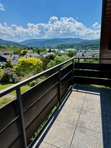 Großzügiges 1-2 Familienhaus in Traumlage – Balkon OG