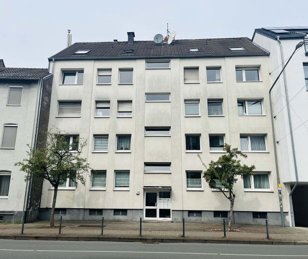 Helle 3-Zimmer-Wohnung mit Balkon in Ratingen-Zentrum, 59 m² – Straßenansicht