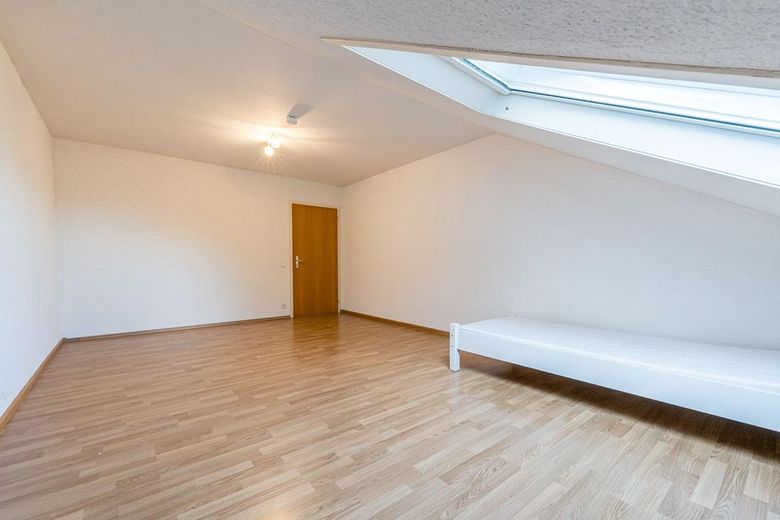Attraktive 3 Zimmer- Dachgeschosswohnung mit Blick in die Schweiz – फोटो 12
