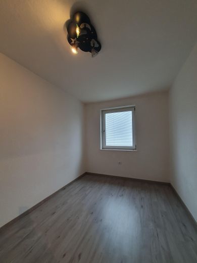Beautiful 3-room apartment with balcony, KW11 – Ankleide/Kinderzimmer1