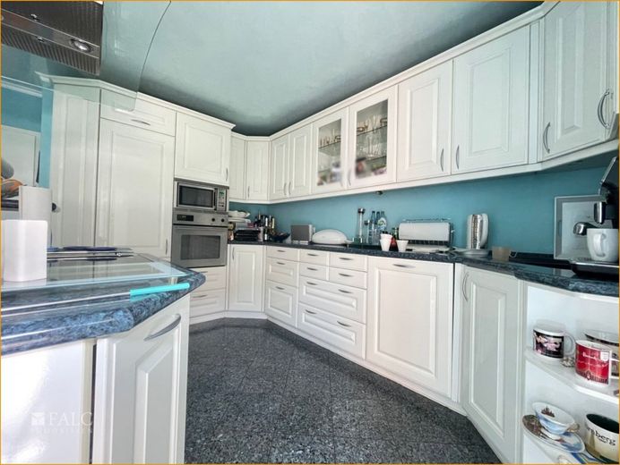 Stilvoll wohnen in Zirndorf: Exklusives Haus mit Charme und hochwertiger Einrichtung! – Küche
