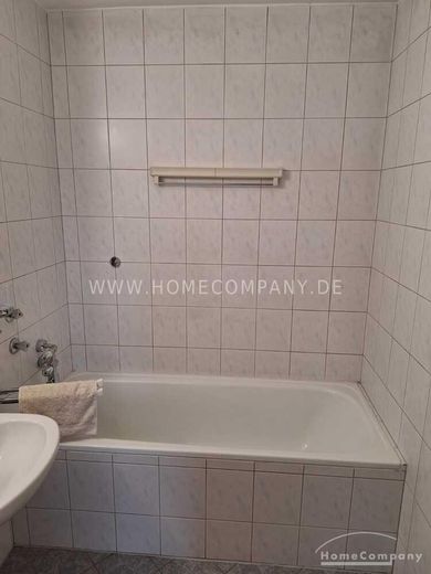 4 Zi.Whg., möbliert, 2 Balkone, erstklassige Lage,  barrierefrei, 4 OG 2 Bäder, modernisiere Whg. im Schillerteichcenter mit Sauna und Schwimmbad. – 137e85c6a52bdf8b566be749ae29a249f8f5d801.jpg