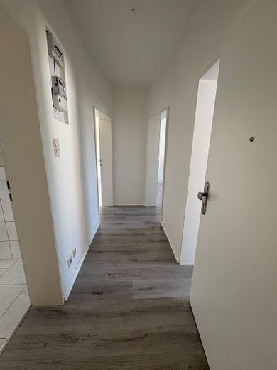Bremerhaven-Mitte’de balkonlu güzel 2 odalı daire – Flur