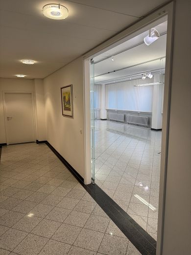 Repräsentative EG Bürofläche in gepflegtem Bürohaus – Flur