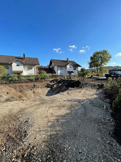 Construction is starting!  Modern corner house in a quiet location in Wolfratshausen – Baubeginn erfolgt