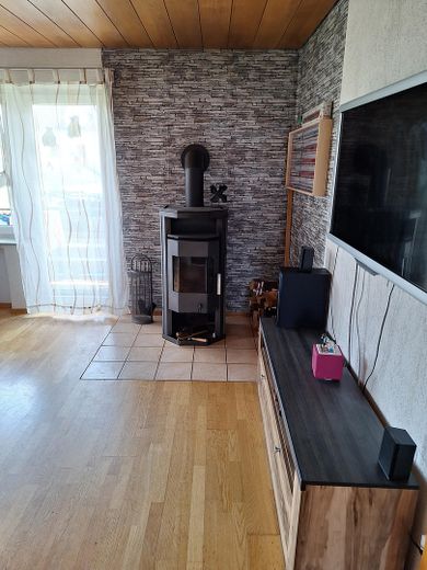 Holzofen im Wohnzimmer