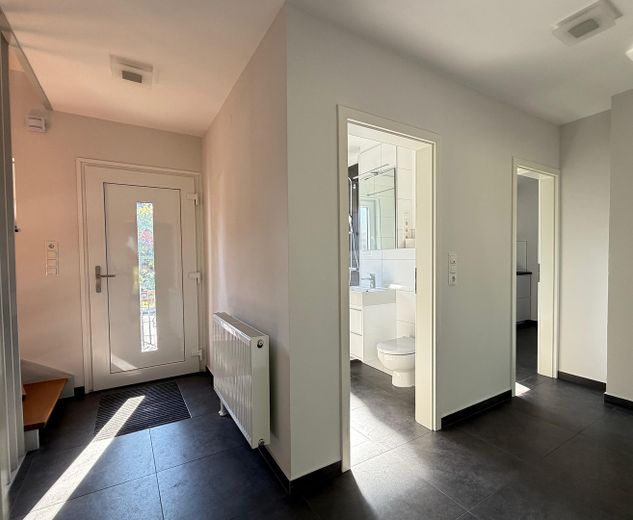 Erstbezug nach Kernsanierung – Reihenendhaus mit großem Garten und Garage in Bremen-Alt-Osterholz – Flur EG