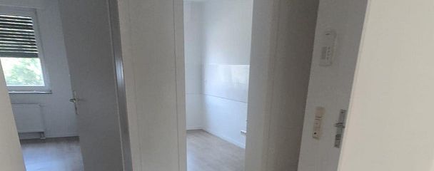 Frisch renovierte 2-Zimmer-Erdgeschosswohnung in Dellwig, frei ab sofort – Flur/Eingangsbereich