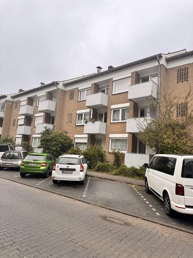 Appartement 3 pièces en Weststadt – 74 m², rénové, balcon, avec potentiel de valorisation – Außenansicht