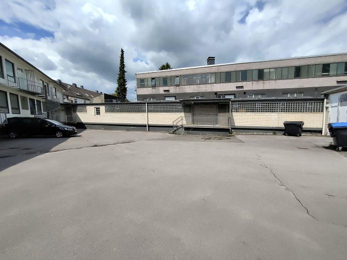 Lager-/Produktionsfläche mit Büro in Wuppertal-Vohwinkel – Ansicht Außen
