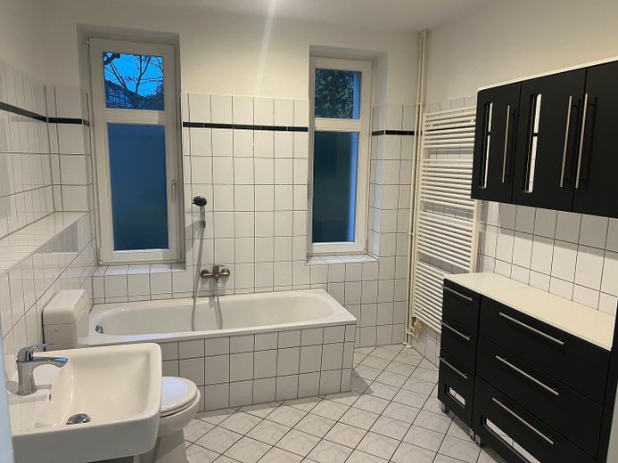 Attraente appartamento di 2 locali adatto alla condivisione in appartamento a Berlino-Johannisthal – Tageslichtbad