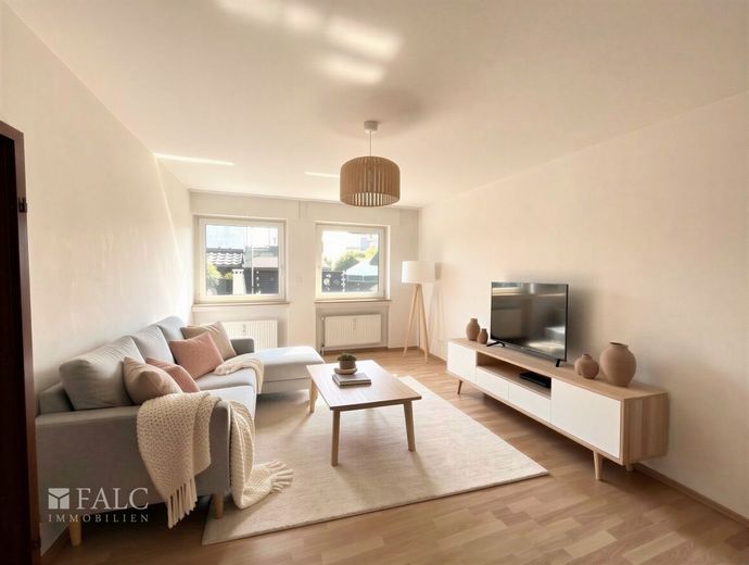 Attraktive Kapitalanlage: Gepflegte 2-Zimmer-Erdgeschosswohnung mit Garage in Essen-Altenessen – Wohnzimmer