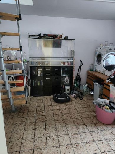 Waschraum und Treppe zum DG