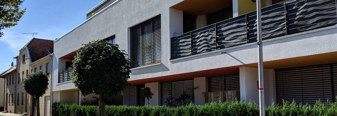 Barrierefreie Wohnung im Passivhaus – Straßenseite