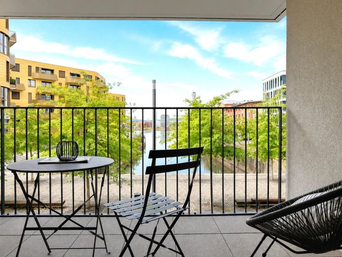 Balkon mit Blick auf das Hafen