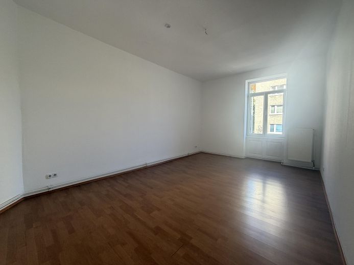 Apartamento céntrico de 3 habitaciones en Nordend con cocina equipada y baño con luz natural – Foto 6