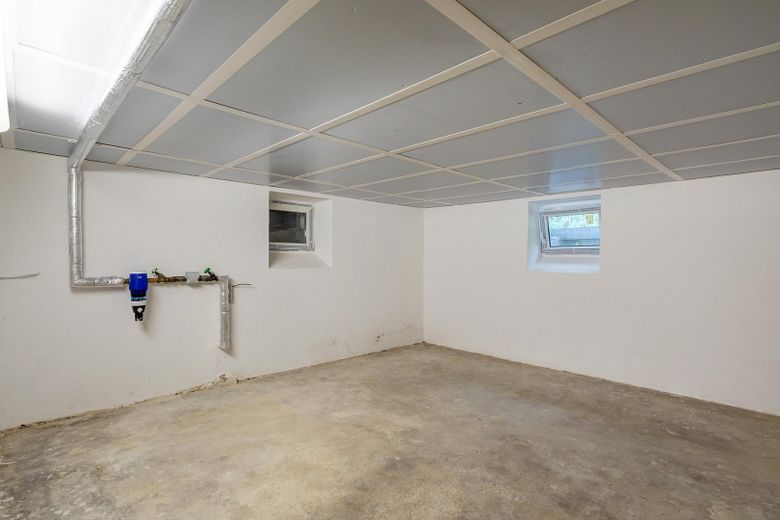 Maisonette-Dachgeschosswohnung mit Galerie & Balkon – kernsaniert 2022, A+ – Kellerabteil