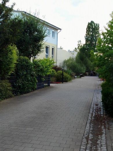 Family-friendly modern semi-detached house in a quiet development on the Havel – An ruhiger Privatstraße