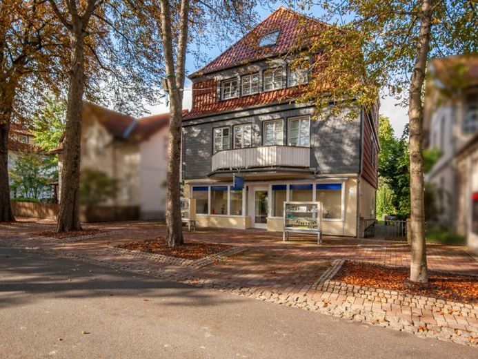 Renditestarkes Wohn- und Geschäftshaus in zentraler Lage mit stabilen Mieteinnahmen – Foto 1