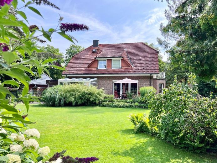 Grundstück mit Haus