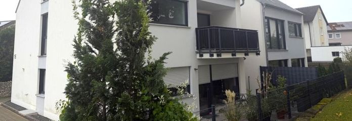 Modernes Wohnen – offene Küche, Parkett und großer Balkon!